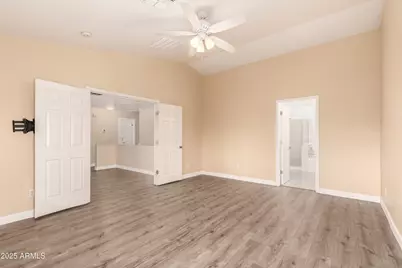 11010 W Griswold Road, Peoria, AZ 85345 - Photo 19