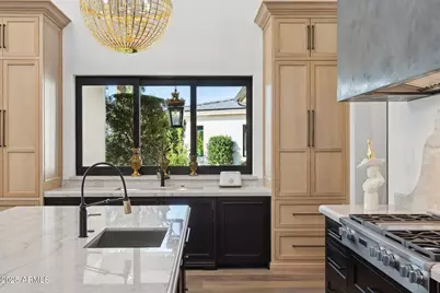 5842 N 38th Place, Paradise Valley, AZ 85253 - Photo 13