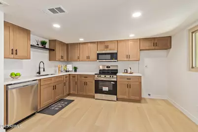 2440 W Rue De Lamour Avenue W, Phoenix, AZ 85029 - Photo 11