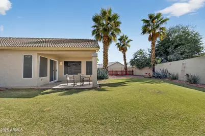 15481 W Mauna Loa Lane, Surprise, AZ 85379 - Photo 9