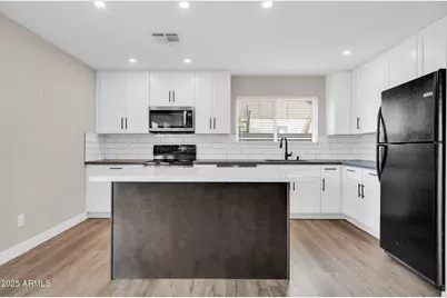 6720 N 71st Avenue, Glendale, AZ 85303 - Photo 13