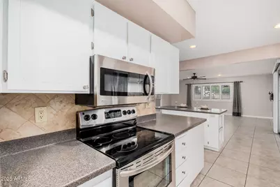 9842 W Royal Oak Road, Sun City, AZ 85351 - Photo 13