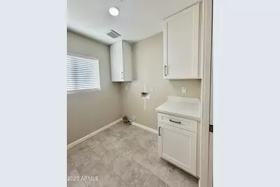 2329 E Enrose Street, Mesa, AZ 85213 - Photo 11