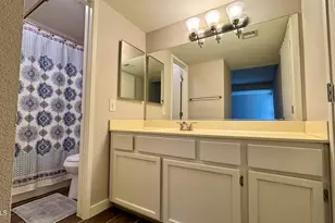 4211 E Palm Ln, Phoenix, AZ 85008 - Photo 15