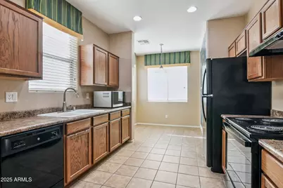 1714 N 77th Glen, Phoenix, AZ 85035 - Photo 7