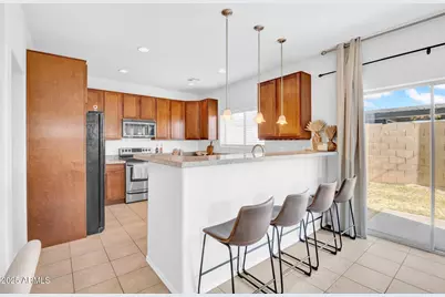 2929 N 37th Street #Apt 10, Phoenix, AZ 85018 - Photo 3