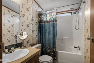 1802 E Campo Bello Dr, Phoenix, AZ 85022 - Photo 11