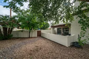 1910 E Sunburst Ln, Tempe, AZ 85284 - Photo 9