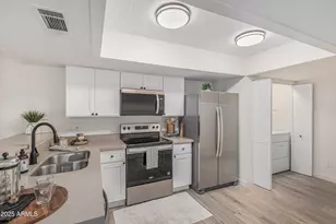 2437 E Tracy Ln, Phoenix, AZ 85032 - Photo 7