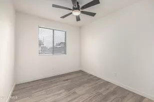 2437 E Tracy Ln, Phoenix, AZ 85032 - Photo 13