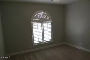 515 E Sack Dr, Phoenix, AZ 85024 - Photo 15