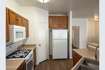 2697 E Waterview Court, Chandler, AZ 85249 - Photo 9