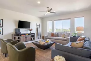 22220 N 36th St, Phoenix, AZ 85050 - Photo 5