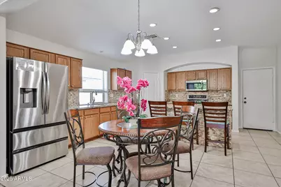 17648 W Voltaire Street, Surprise, AZ 85388 - Photo 9