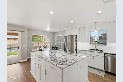 7247 E Kiva Avenue, Mesa, AZ 85209 - Photo 5