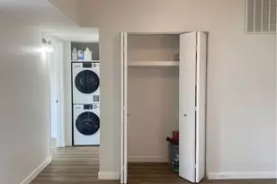 353 E Thomas Rd, Phoenix, AZ 85012 - Photo 9