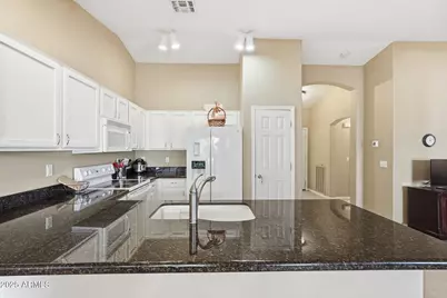 3422 E Cherry Hills Place, Chandler, AZ 85249 - Photo 9