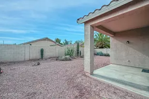 17149 W Saguaro Ln, Surprise, AZ 85388 - Photo 9