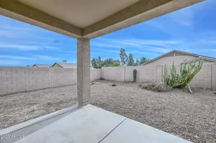 17149 W Saguaro Ln, Surprise, AZ 85388 - Photo 11