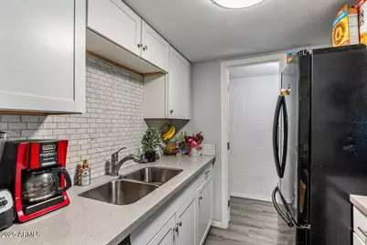 6841 W Devonshire Avenue, Phoenix, AZ 85033 - Photo 7