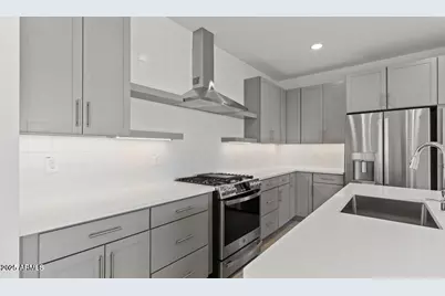 8018 W Griswold Road, Peoria, AZ 85345 - Photo 3