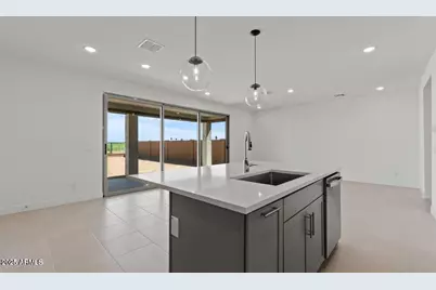 8018 W Griswold Road, Peoria, AZ 85345 - Photo 5