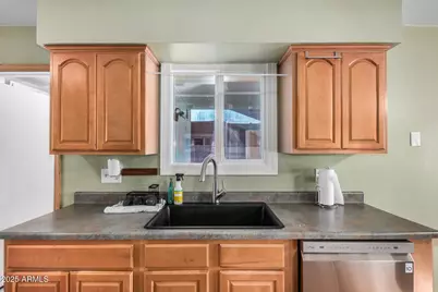 2402 W Poinsettia Drive, Phoenix, AZ 85029 - Photo 5