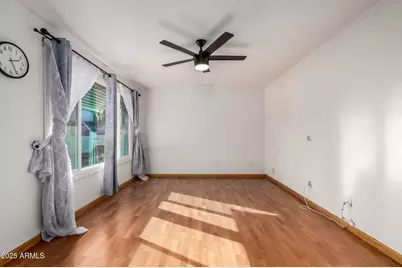2402 W Poinsettia Drive, Phoenix, AZ 85029 - Photo 17