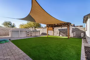 2402 W Poinsettia Dr, Phoenix, AZ 85029 - Photo 9