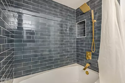 2402 W Poinsettia Drive, Phoenix, AZ 85029 - Photo 9