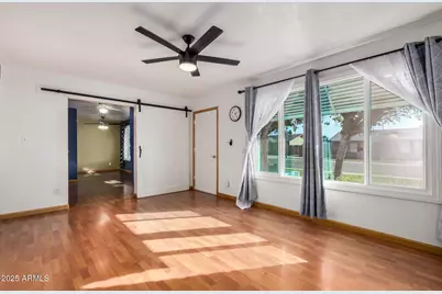 2402 W Poinsettia Drive, Phoenix, AZ 85029 - Photo 3