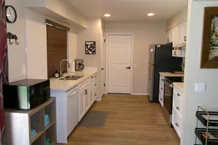 11029 W Caron Dr, Sun City, AZ 85351 - Photo 13