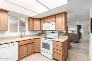 542 S Higley Rd, Mesa, AZ 85206 - Photo 9