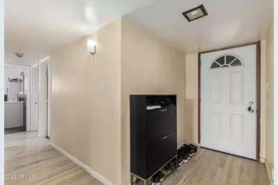 742 E Sierra Vista Drive, Phoenix, AZ 85014 - Photo 9