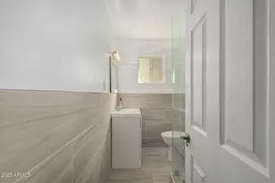 742 E Sierra Vista Dr, Phoenix, AZ 85014 - Photo 23