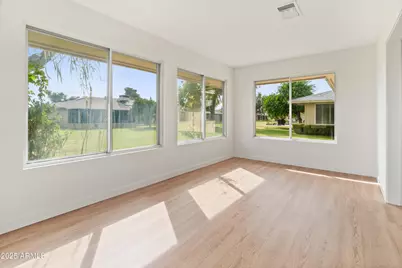 10417 W Prairie Hills Circle, Sun City, AZ 85351 - Photo 13