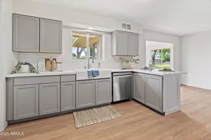 10417 W Prairie Hills Cir, Sun City, AZ 85351 - Photo 11