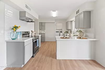 10417 W Prairie Hills Circle, Sun City, AZ 85351 - Photo 5