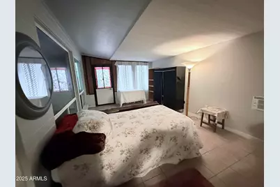 5821 W Clarendon Avenue, Phoenix, AZ 85031 - Photo 13