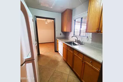 13232 N 98th Avenue #E, Sun City, AZ 85351 - Photo 5