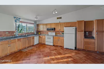 4841 E Desert View Drive, Phoenix, AZ 85044 - Photo 7