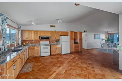 4841 E Desert View Drive, Phoenix, AZ 85044 - Photo 9