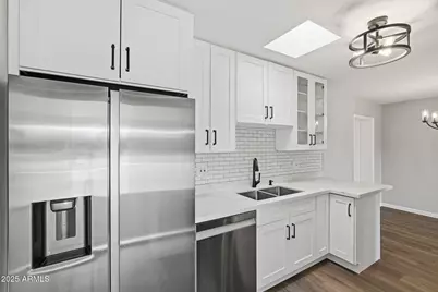 10002 W Tarrytown Avenue, Sun City, AZ 85351 - Photo 11