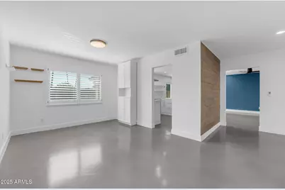 1739 W Banff Lane, Phoenix, AZ 85023 - Photo 11