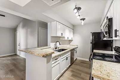 10610 S 48th Street #2016, Phoenix, AZ 85044 - Photo 5