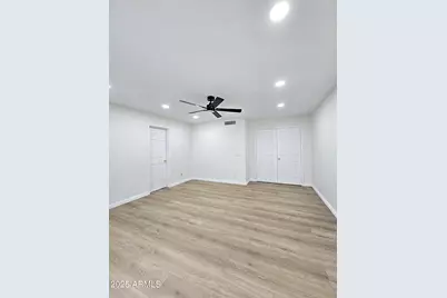 23813 N 39th Lane, Glendale, AZ 85310 - Photo 17