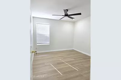 23813 N 39th Lane, Glendale, AZ 85310 - Photo 33