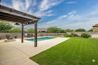 18812 W Mescal Street, Surprise, AZ 85388 - Photo 13