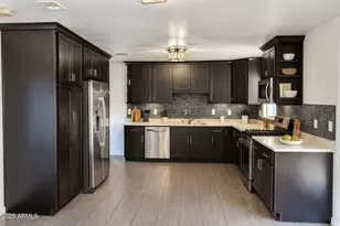 3425 W Crocus Dr, Phoenix, AZ 85053 - Photo 7