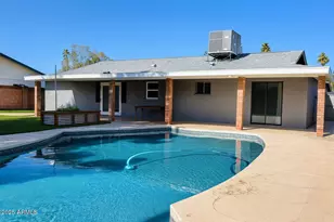 3425 W Crocus Dr, Phoenix, AZ 85053 - Photo 5